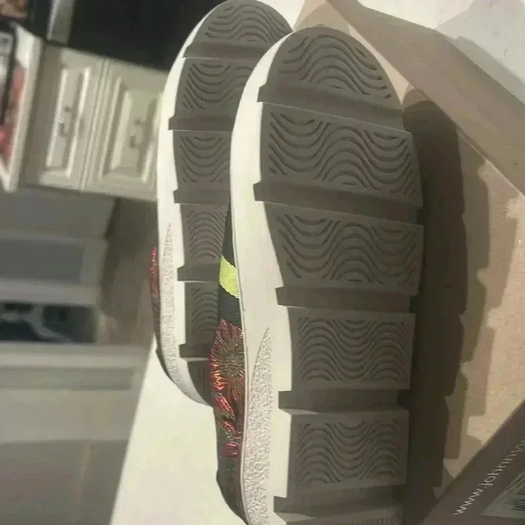 NEW WITH BOX JOHNNY WAS DOWNTOWN JACQUARD SNEAKER - Picture 8 of 10